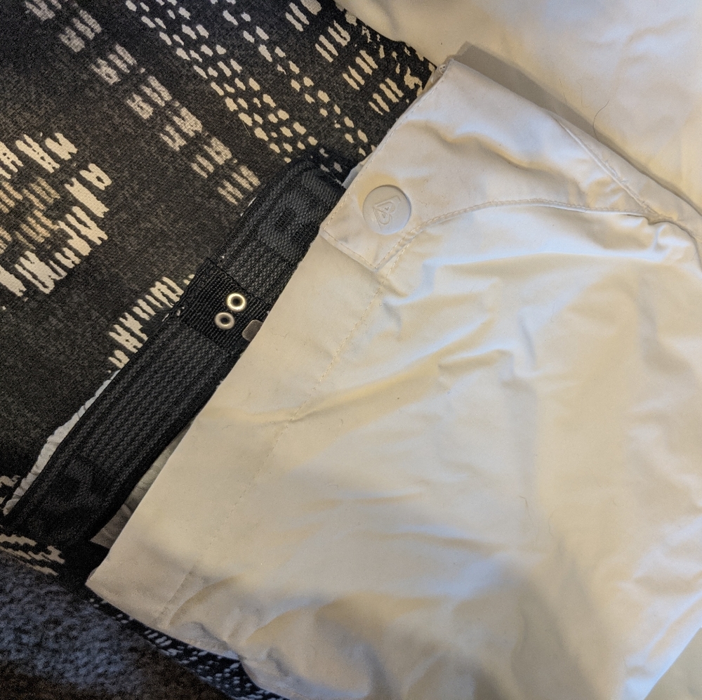 Roxy Ski / Snowboard Pants - Picture 3 of 7